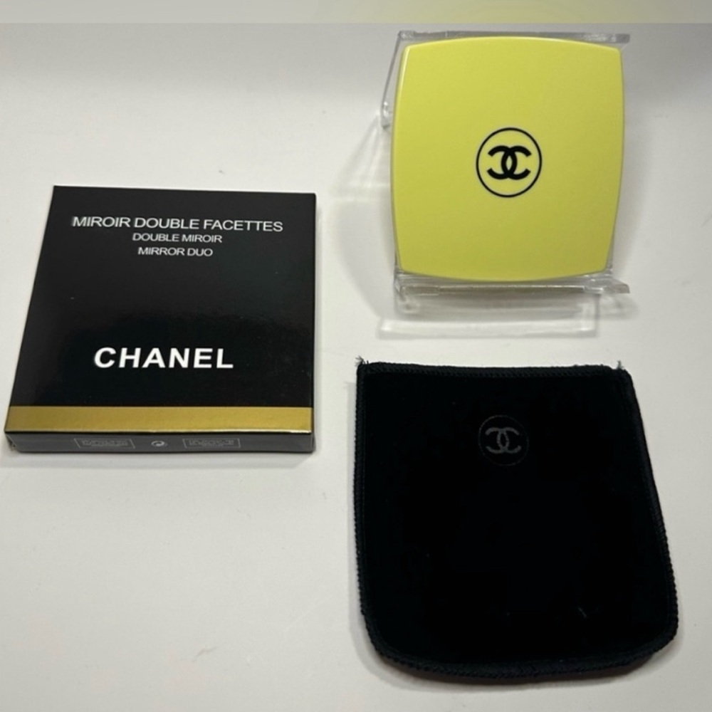 CHANEL Yellow Compact Mirror Set